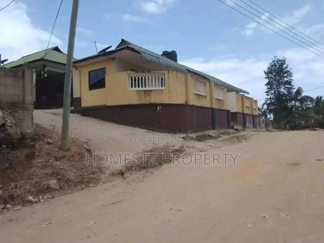 5bdrm Apartment in Mbezi Luguruni, Kinondoni for Sale in Kinondoni