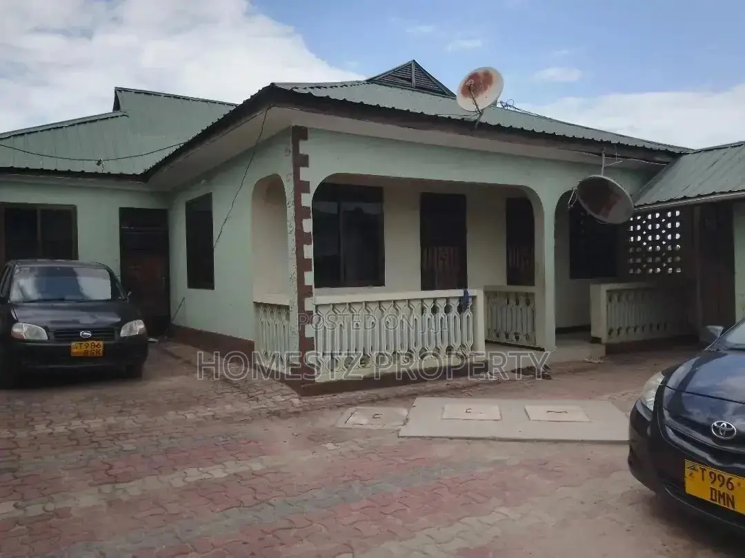 5bdrm Apartment in Mbezi Luguruni, Kinondoni for Sale in Kinondoni