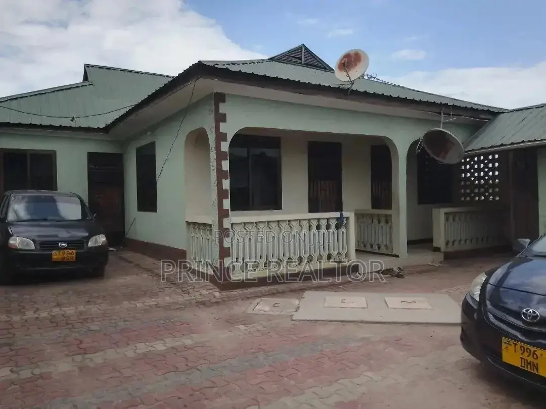5bdrm Apartment in Mbezi Luguruni, Kinondoni for Sale in Kinondoni