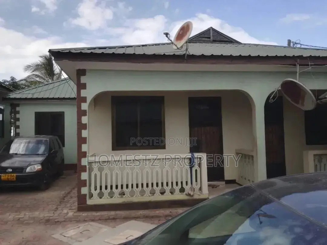5bdrm Apartment in Mbezi Luguruni, Kinondoni for Sale in Kinondoni