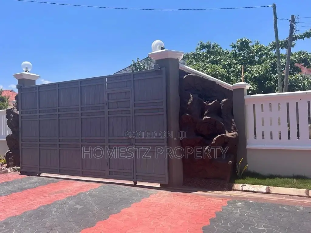 4bdrm House in Tegeta Block E, Kinondoni for Sale in Kinondoni