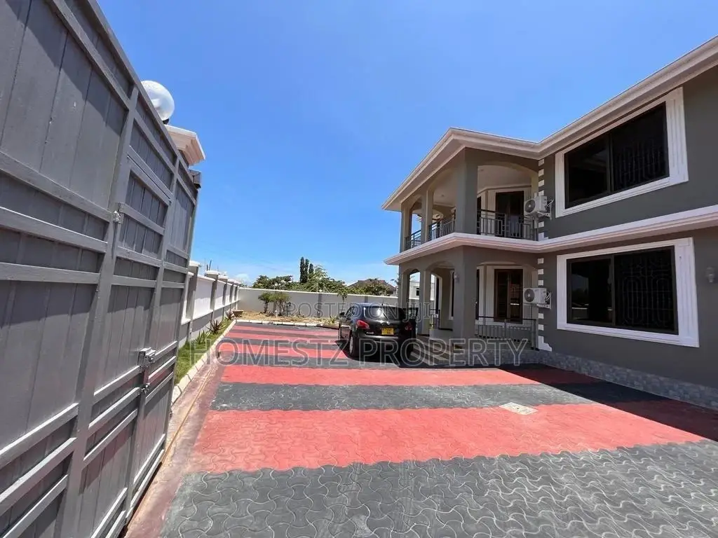 4bdrm House in Tegeta Block E, Kinondoni for Sale in Kinondoni