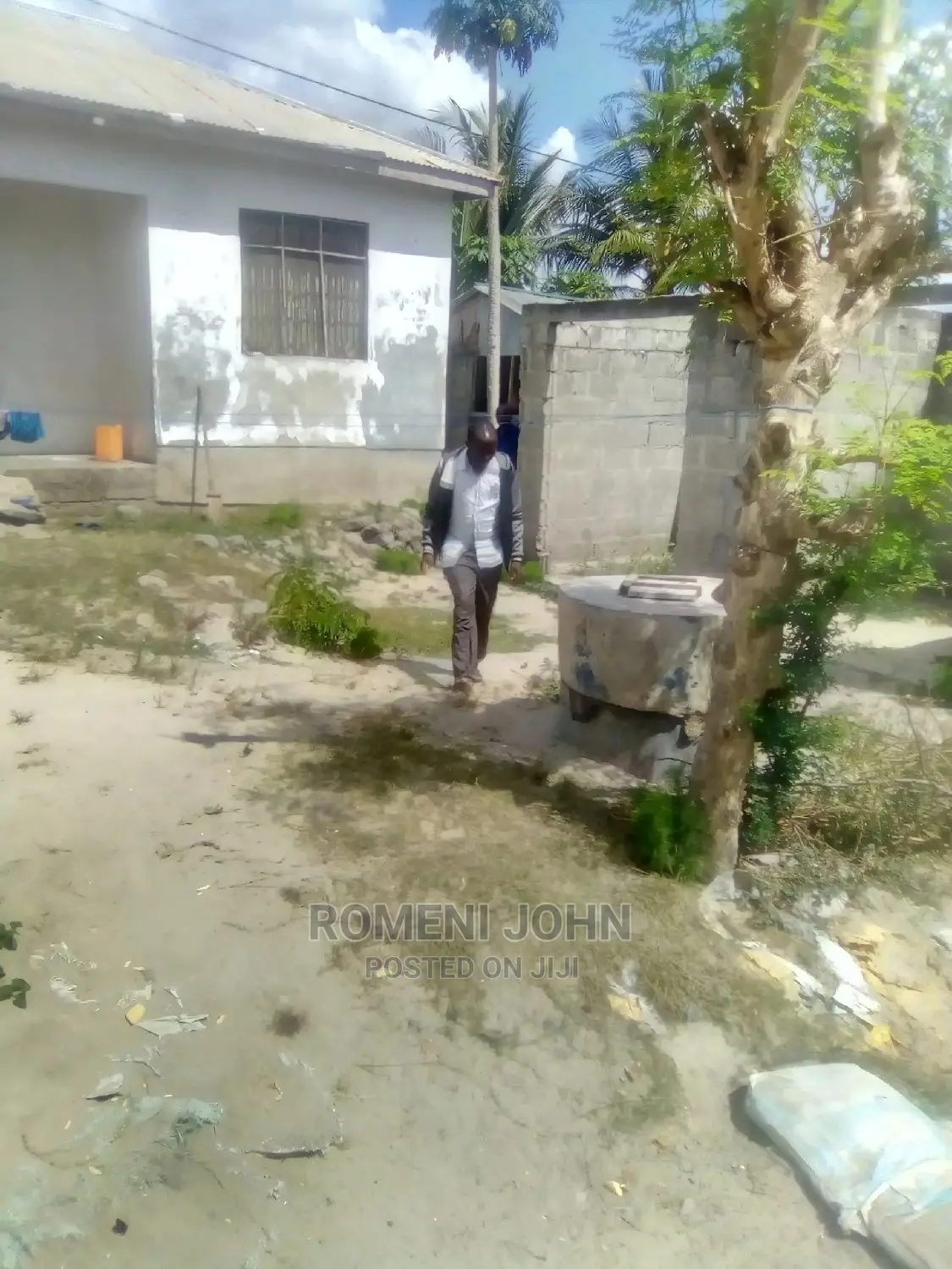 Furnished 8bdrm Townhouse/Terrace in Tanzania Daressalaam for Sale in Ukonga