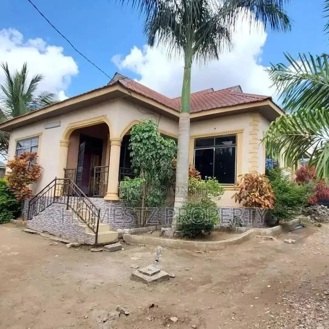3bdrm House in Mbezi Makabe, Kinondoni for Sale in Kinondoni