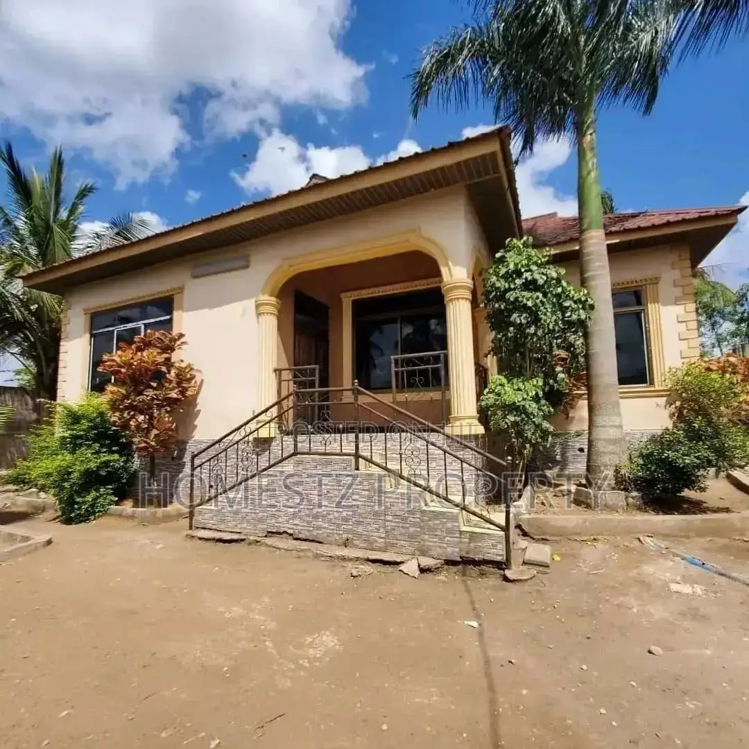 3bdrm House in Mbezi Makabe, Kinondoni for Sale in Kinondoni
