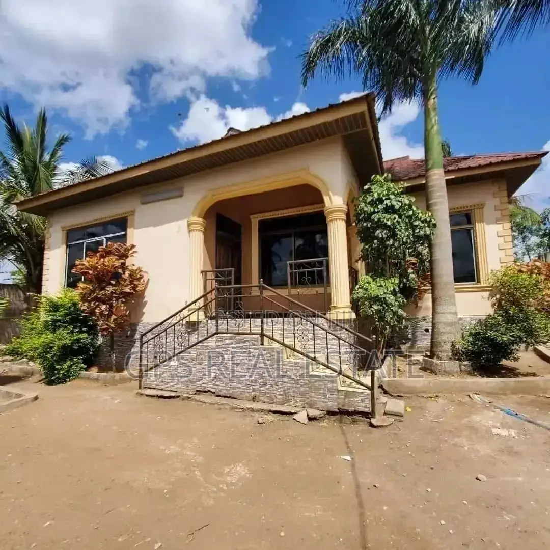 3bdrm House in Mbezi Makabe, Kinondoni for Sale in Kinondoni