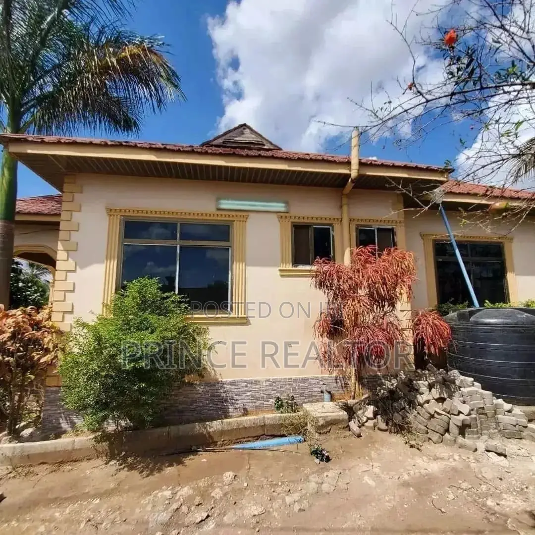3bdrm House in Mbezi Makabe, Kinondoni for Sale in Kinondoni