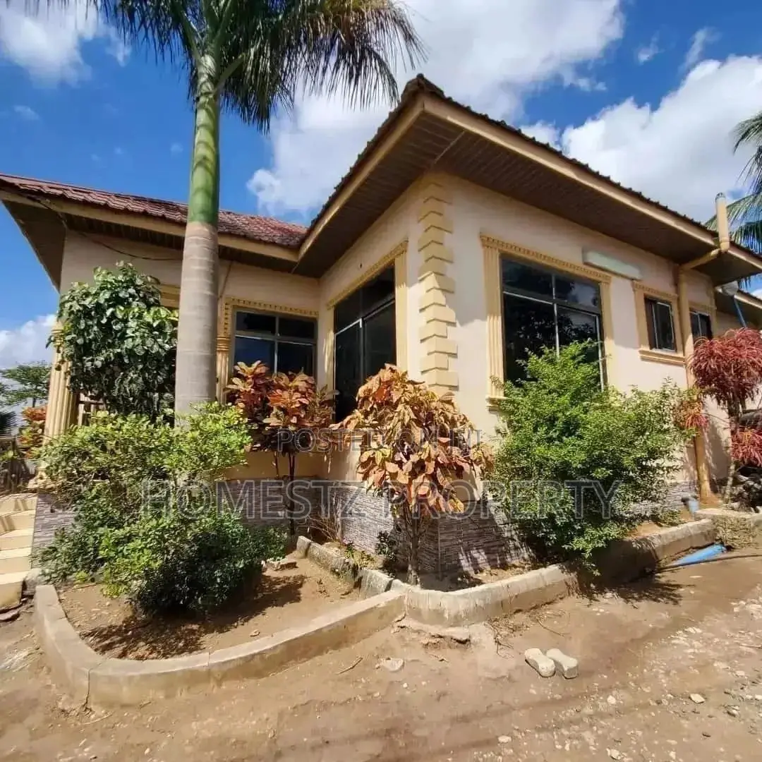 3bdrm House in Mbezi Makabe, Kinondoni for Sale in Kinondoni