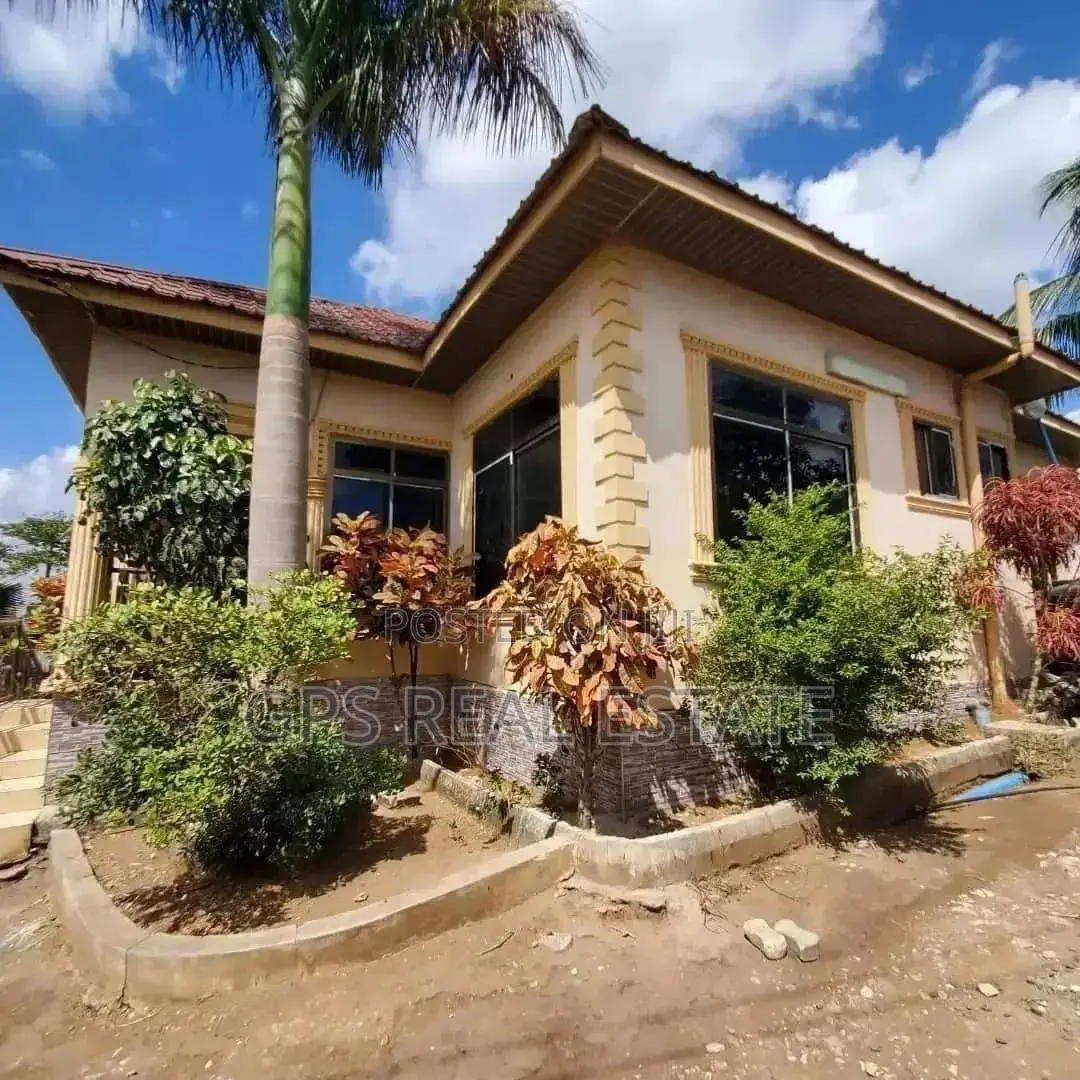 3bdrm House in Mbezi Makabe, Kinondoni for Sale in Kinondoni