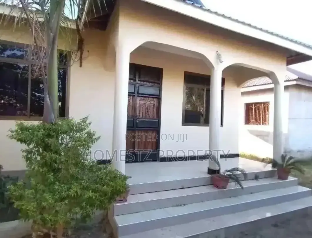 3bdrm House in Kibanda Cha Mkaa, Kinondoni for Sale in Kinondoni