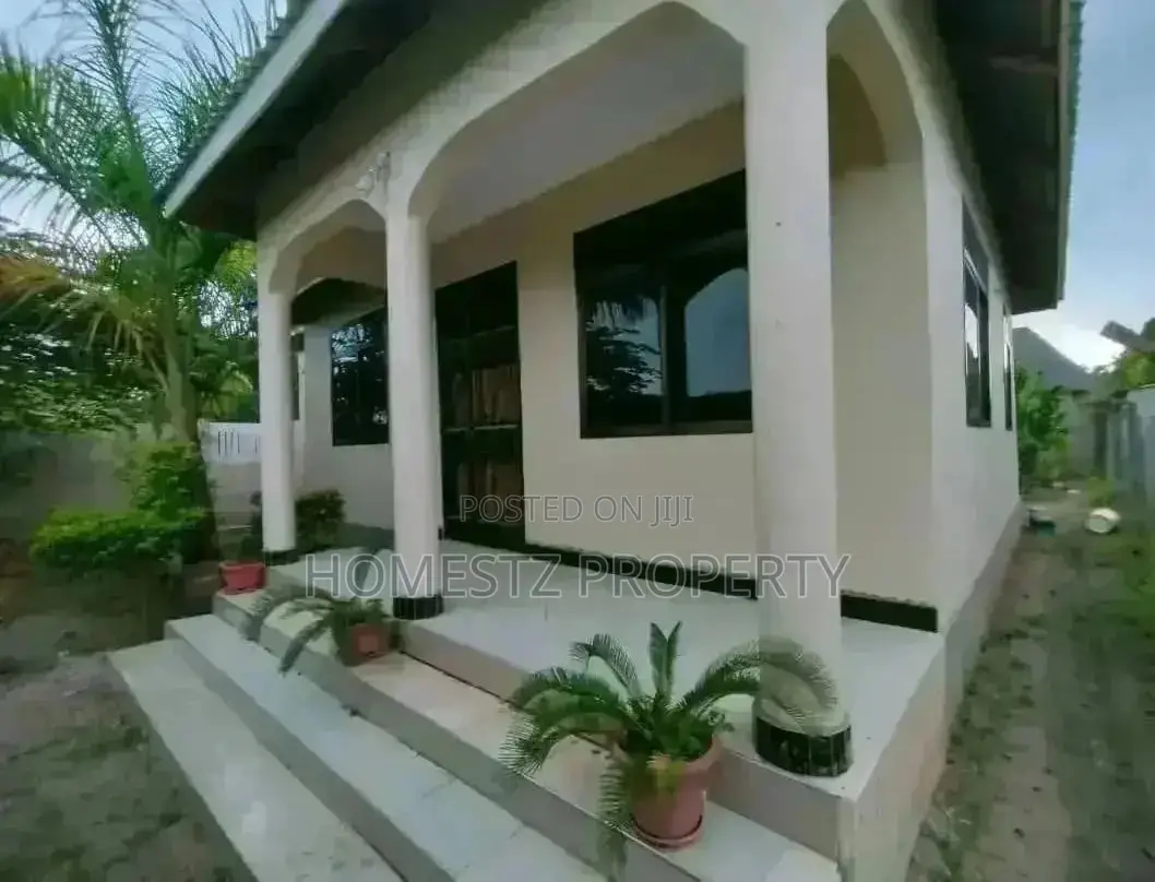3bdrm House in Kibanda Cha Mkaa, Kinondoni for Sale in Kinondoni