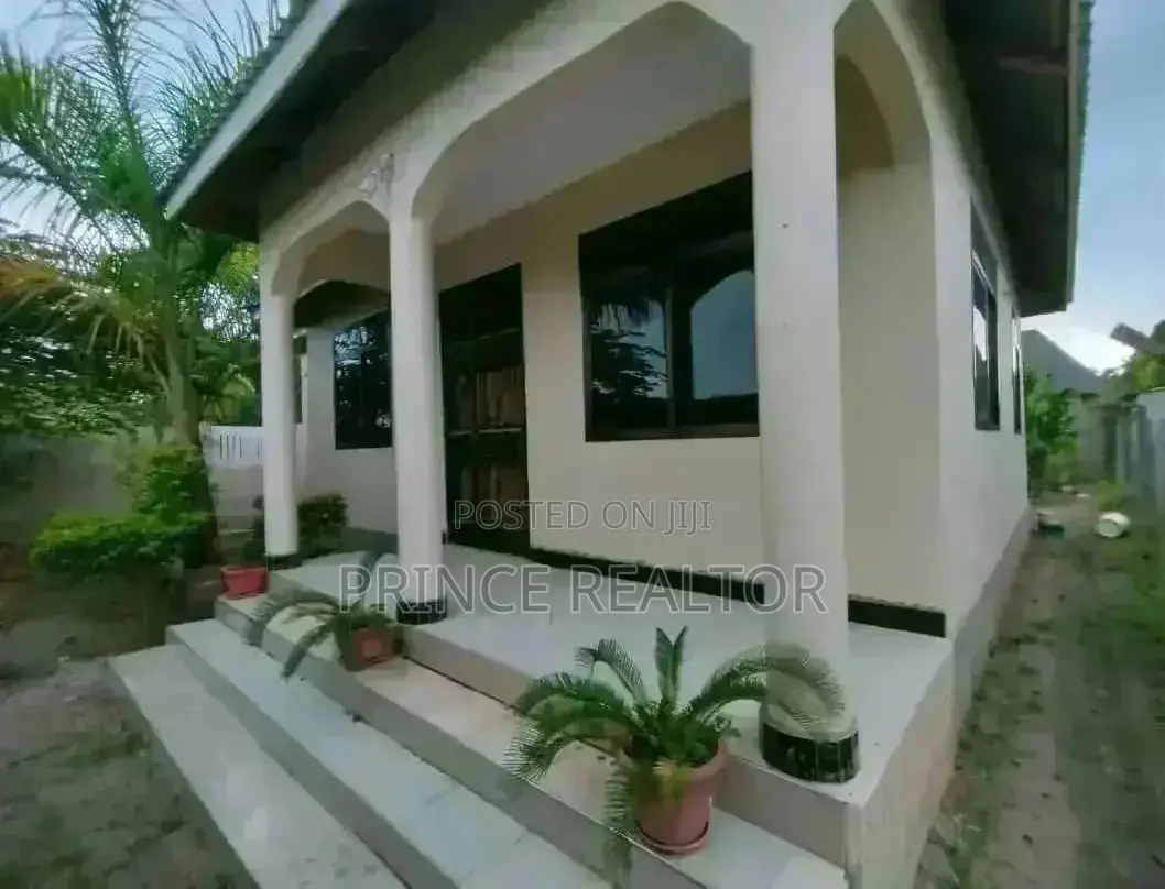 3bdrm House in Kibanda Cha Mkaa, Kinondoni for Sale in Kinondoni