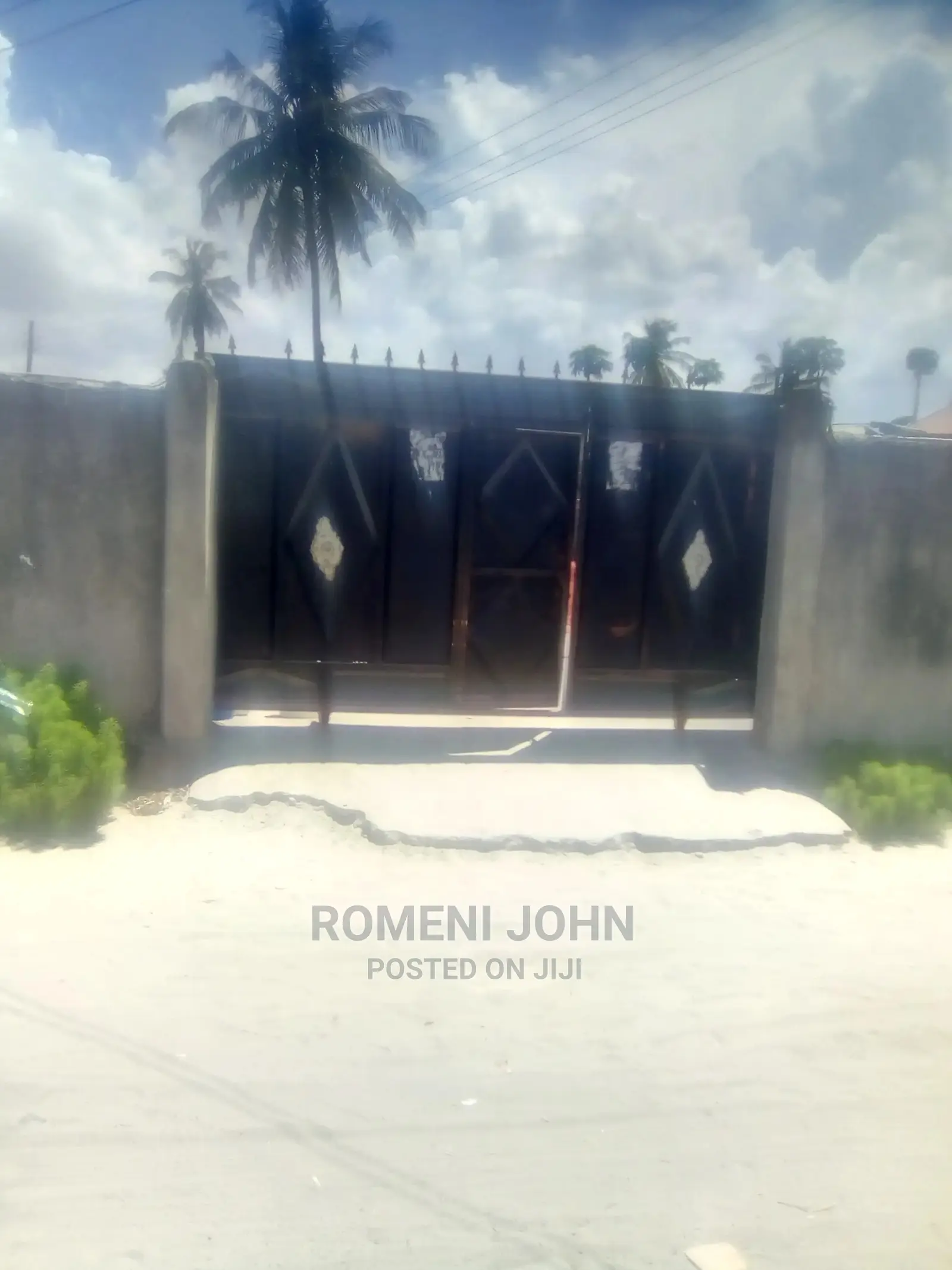 Furnished 10bdrm Townhouse/Terrace in Tanzania Daressalaam for Sale in Ukonga