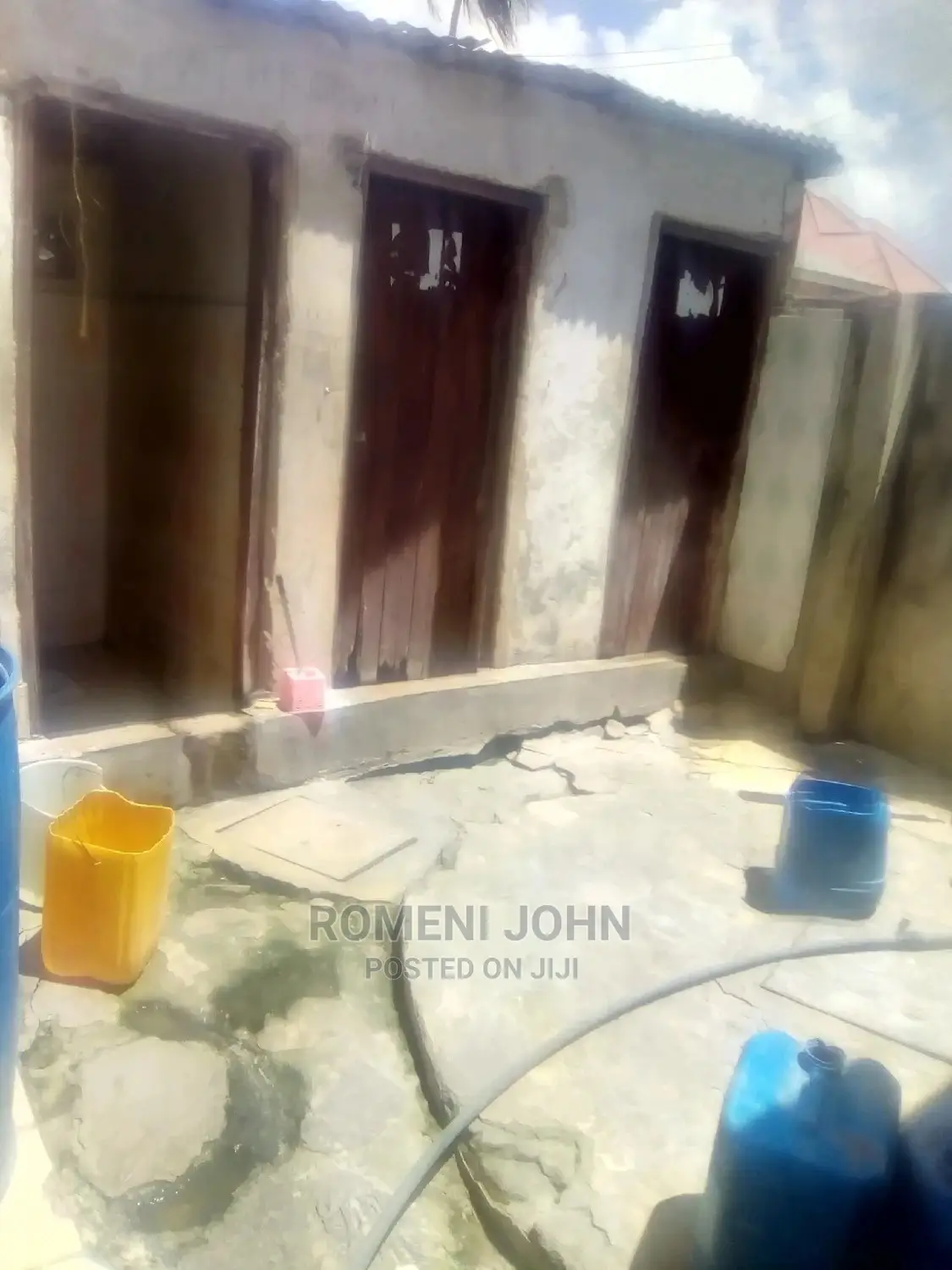 Furnished 10bdrm Townhouse/Terrace in Tanzania Daressalaam for Sale in Ukonga