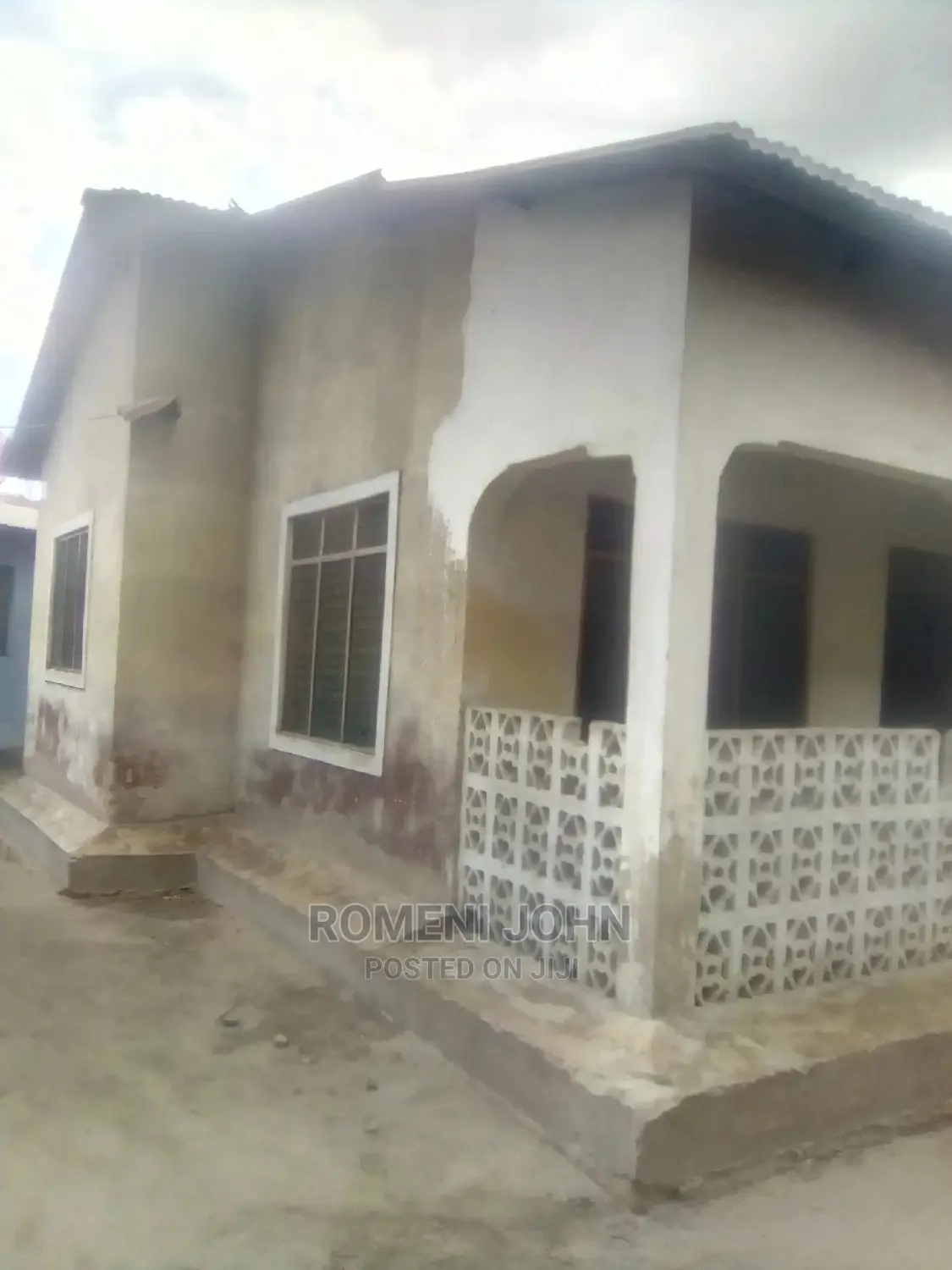 Furnished 6bdrm Townhouse/Terrace in Tanzania Daressalaam for Sale in Ukonga