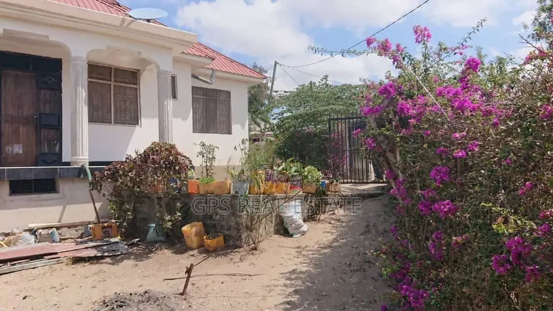3bdrm House in Kibamba Kwa Mangi, Kinondoni for Sale in Kinondoni