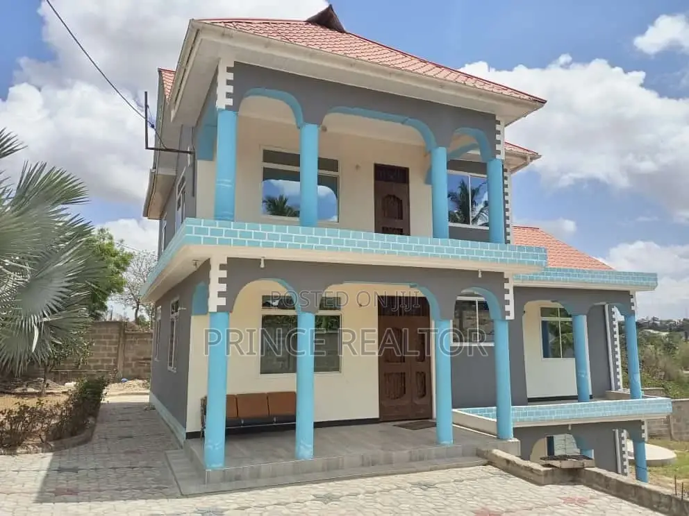 6bdrm House in Mbezi Mwisho, Kinondoni for Sale in Kinondoni