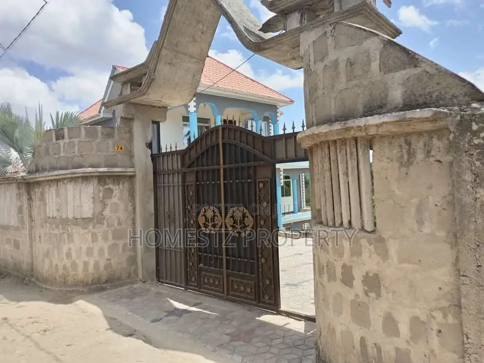 6bdrm House in Mbezi Mwisho, Kinondoni for Sale in Kinondoni
