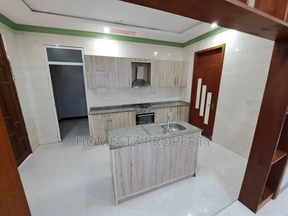6bdrm House in Mbezi Mwisho, Kinondoni for Sale in Kinondoni