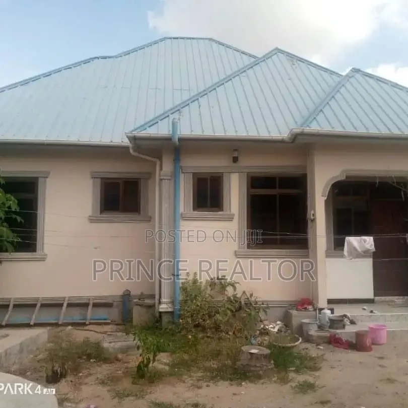 3bdrm House in Kivule Frem 10, Ilala for Sale in Ilala