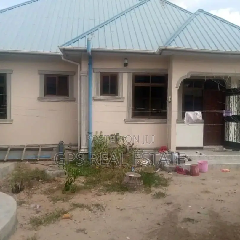 3bdrm House in Kivule Frem 10, Ilala for Sale in Ilala