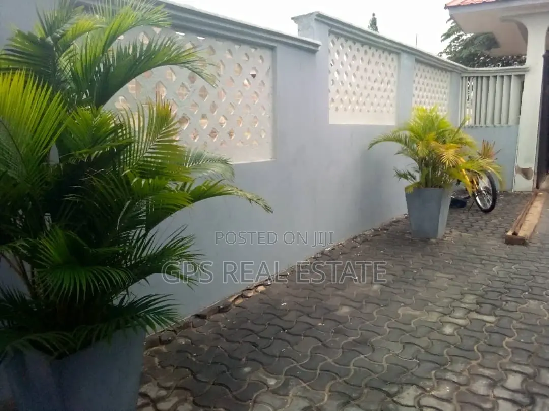 4bdrm House in Kwa Msuguri, Kinondoni for Sale in Kinondoni