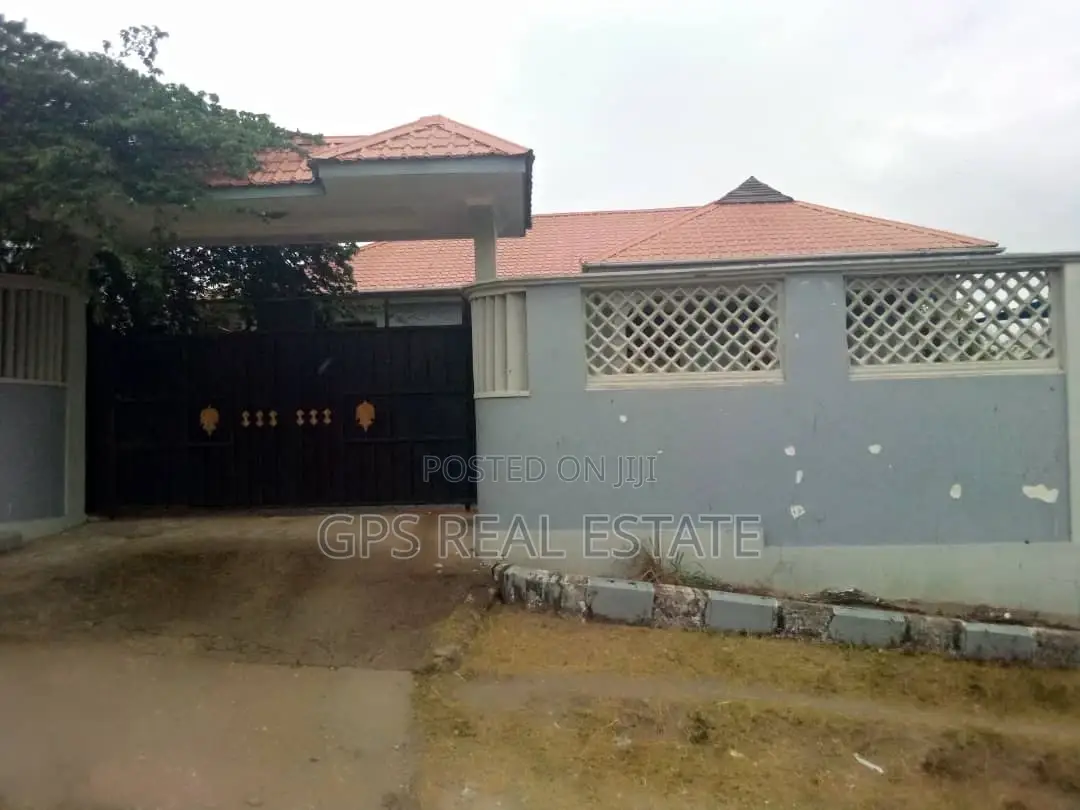 4bdrm House in Kwa Msuguri, Kinondoni for Sale in Kinondoni