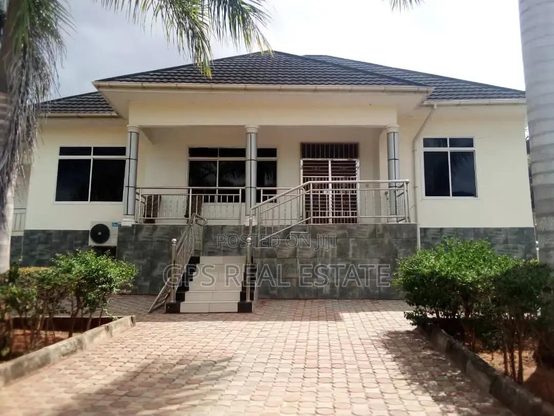 4bdrm House in Kwa Msuguri, Kinondoni for Sale in Kinondoni