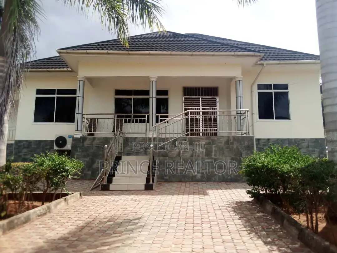 4bdrm House in Kwa Msuguri, Kinondoni for Sale in Kinondoni