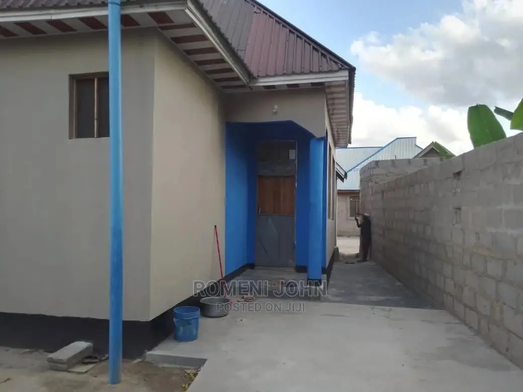 Furnished 4bdrm Townhouse/Terrace in Tanzania Daressalaam for Sale in Ukonga