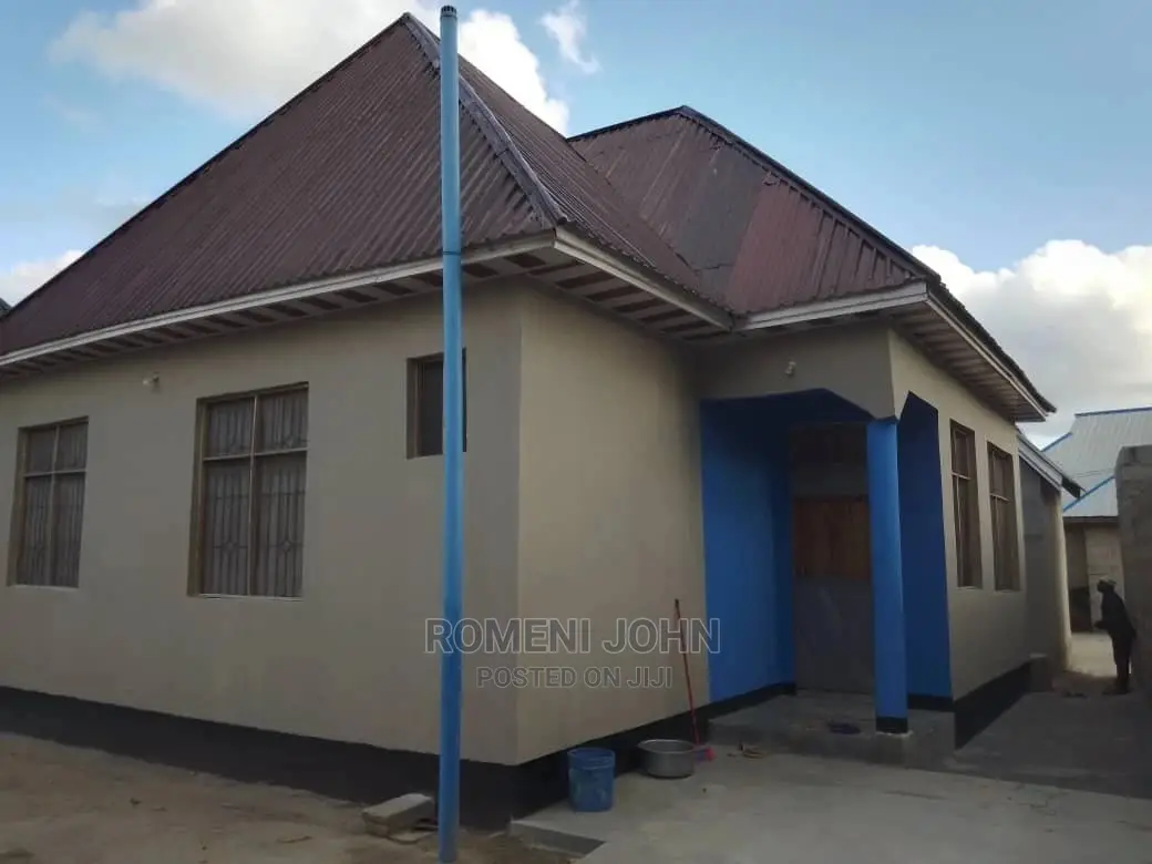 Furnished 4bdrm Townhouse/Terrace in Tanzania Daressalaam for Sale in Ukonga