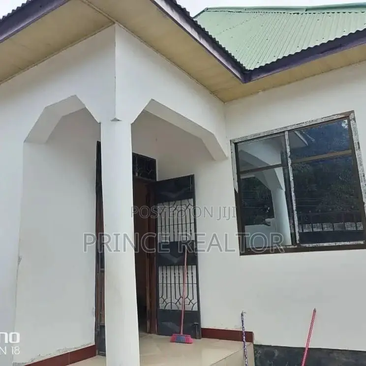 3bdrm House in Chamazi Complex, Kinondoni for Sale in Kinondoni
