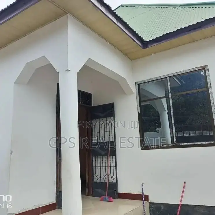 3bdrm House in Chamazi Complex, Kinondoni for Sale in Kinondoni
