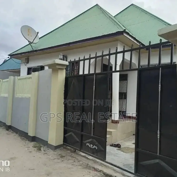 3bdrm House in Chamazi Complex, Kinondoni for Sale in Kinondoni