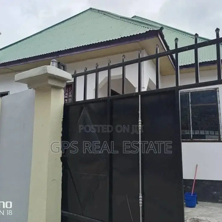 3bdrm House in Chamazi Complex, Kinondoni for Sale in Kinondoni