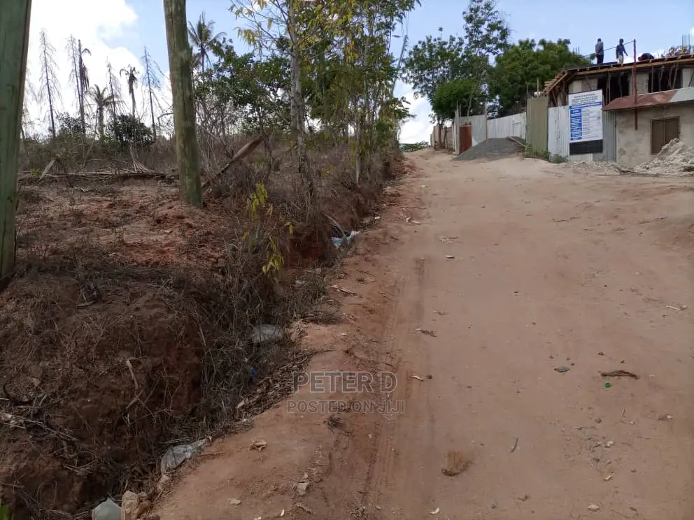 Kiwanja Karibu Na Lami in Goba