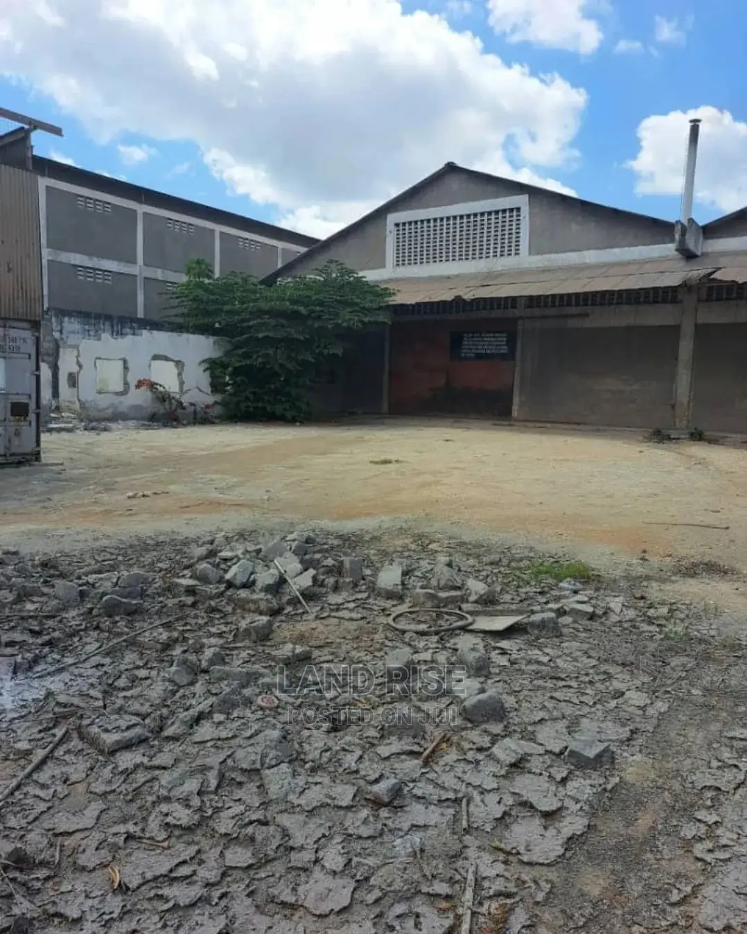 Warehouse and Yard for Sale in Chang'ombe