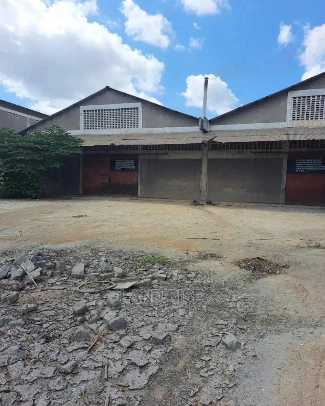 Warehouse and Yard for Sale in Chang'ombe