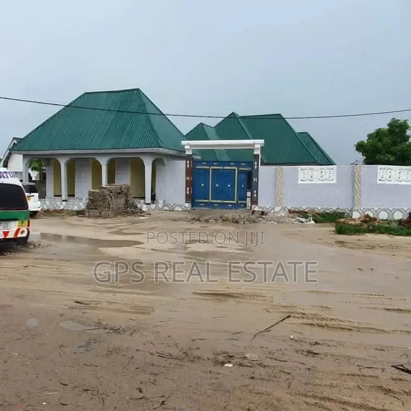 4bdrm House in Azam Complex, Temeke for Sale in Temeke