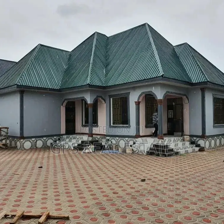 4bdrm House in Azam Complex, Temeke for Sale in Temeke