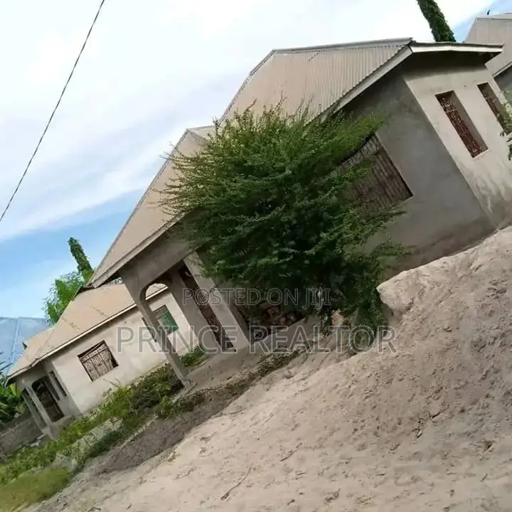 3bdrm House in Kitunda Kivule for Sale in Kitunda