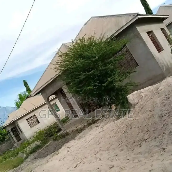 3bdrm House in Kitunda Kivule for Sale in Kitunda