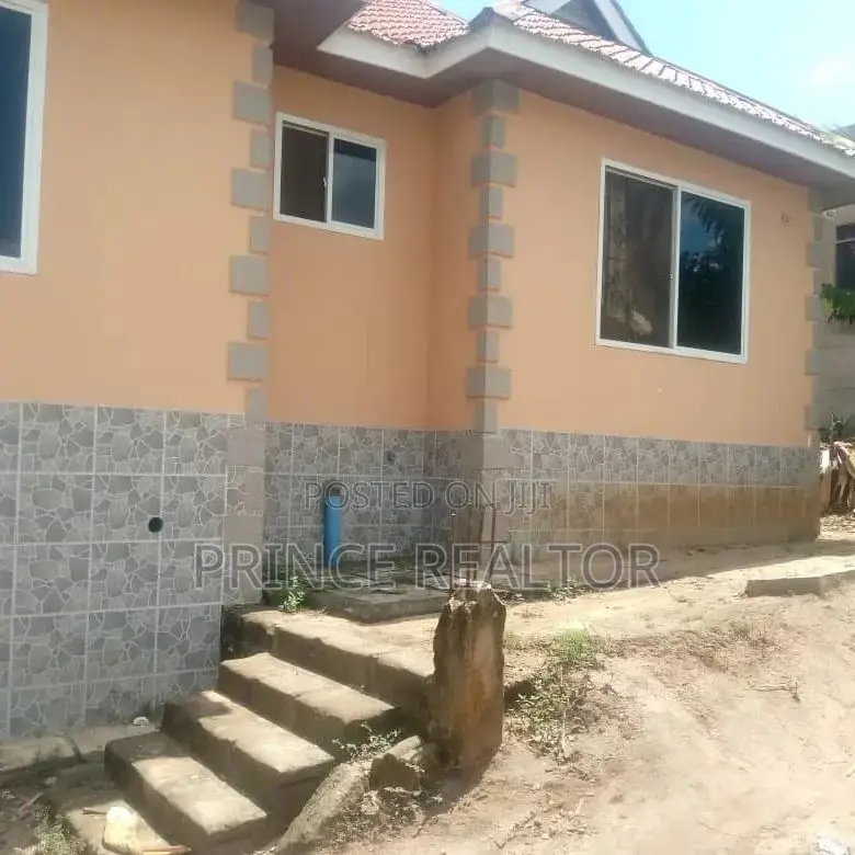 3bdrm House in Mbezi Louis, Kinondoni for Sale in Kinondoni