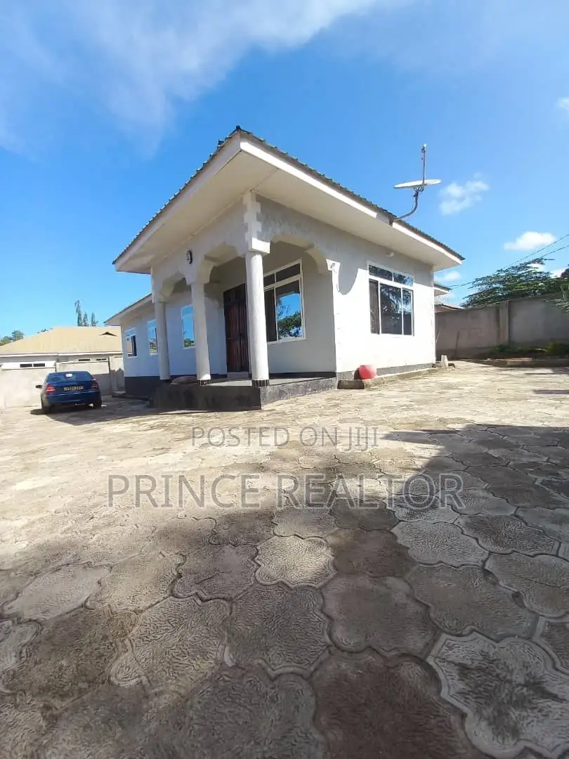 3bdrm House in Mbezi Msumi, Kinondoni for Sale in Kinondoni