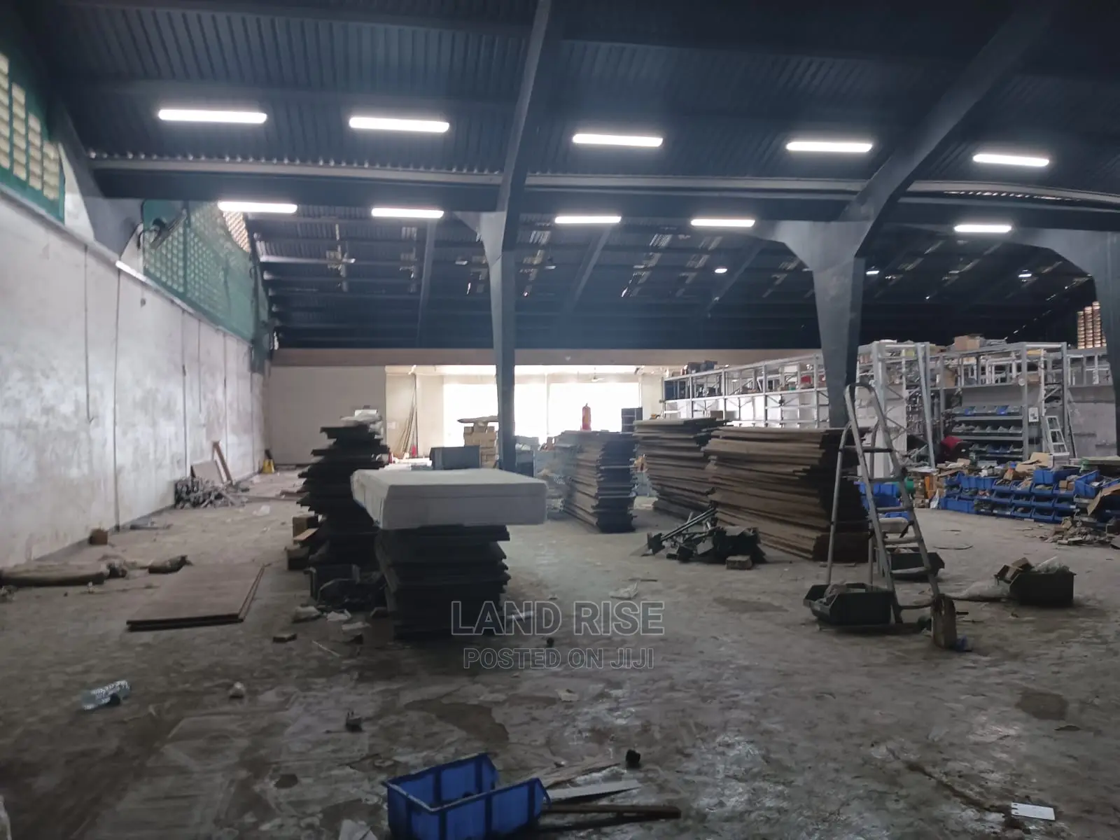Warehouse With Yard in Vingunguti