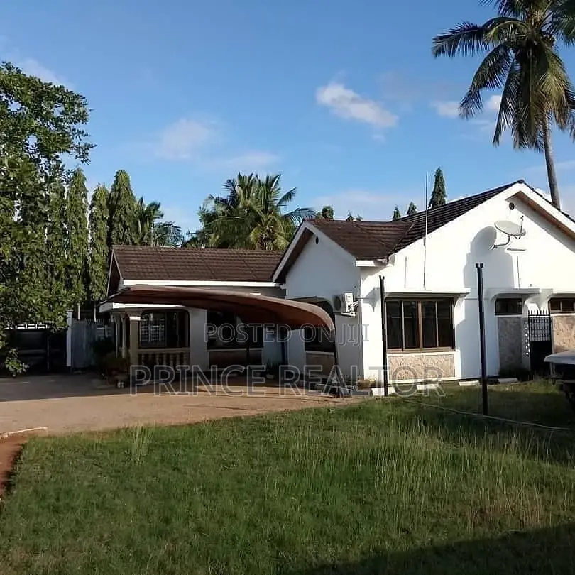 4bdrm House in Mbezi Beach, Kinondoni for Sale in Kinondoni