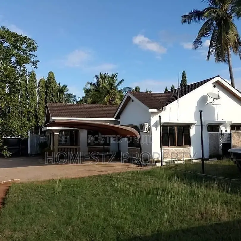 4bdrm House in Mbezi Beach, Kinondoni for Sale in Kinondoni