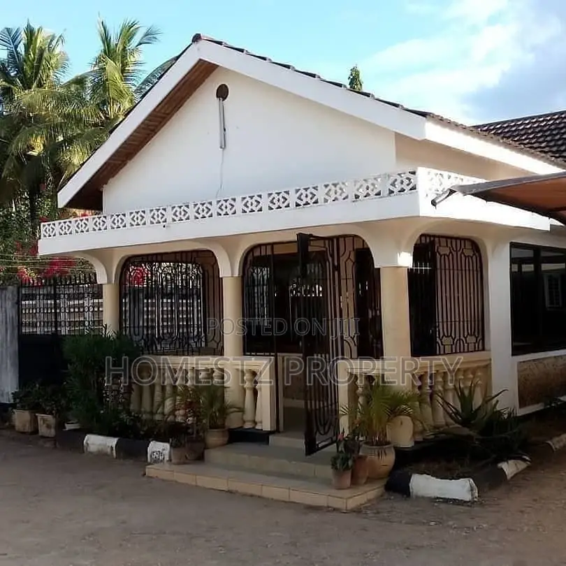 4bdrm House in Mbezi Beach, Kinondoni for Sale in Kinondoni