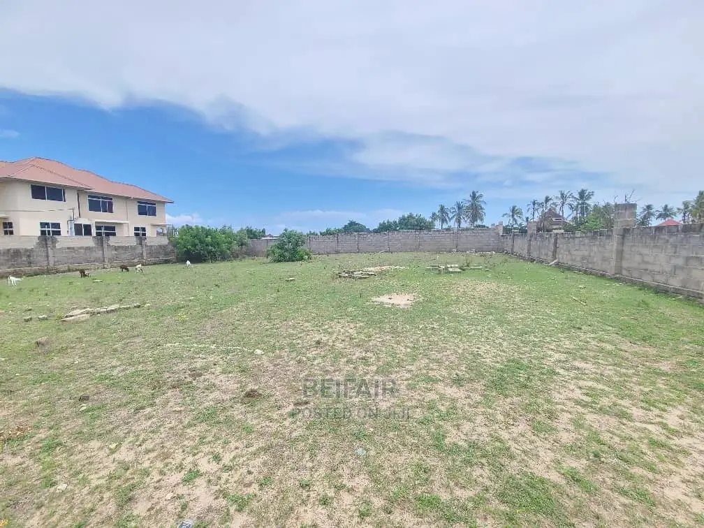 Kiwanja Kizuri Kinauzwa Ununio Beach in Kinondoni