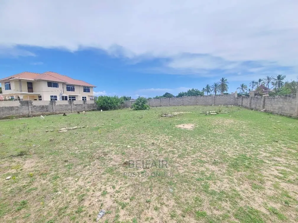 Kiwanja Kizuri Kinauzwa Ununio Beach in Kinondoni